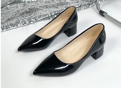 Escarpins MonaNise pour femmes Talon moyen tres classe. Differente couleur et pointure