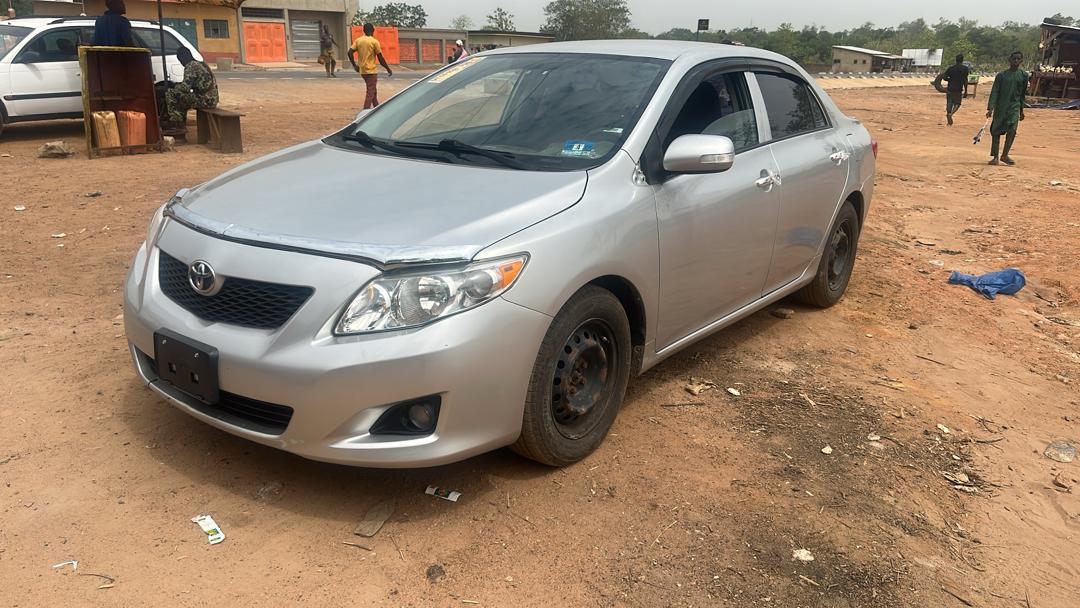 Toyota Corolla annee 2010 – Occasion Disponible a Niamey Dedouanee Avril 2026. Contactez nous pour plus d'info - Image 7