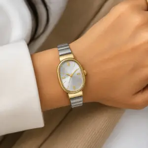 Montre-bracelet à bracelet extensible bicolore pour femmes Time & Tru