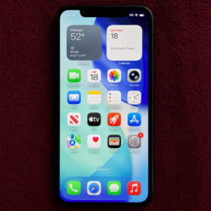 Authentique Apple iPhone 11 64GB – Occasion, Presque Neuf, Batterie en très bon état. Profitez