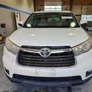 2015 Toyota Highlander Xle à Vendre LIVRAISON COTONOU SUV spacieux, Contactez nous plus d'informations