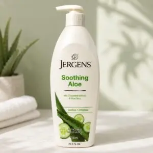 Lotion mains et corps apaisante à l'Aloe Vera Jergens 600ml , hydratant pour peaux sèches, testée sous contrôle dermatologique.