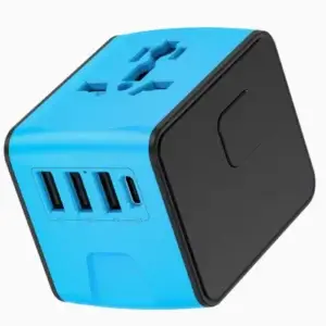 Adaptateur de voyage universel international – USB-C + 3 ports USB-A. Couleure Bleue